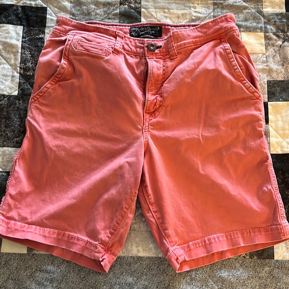 American Eagle Men’s 32 in waist no stains, rips, or tears